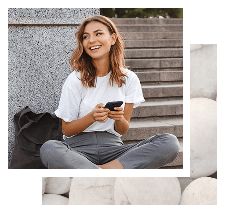 Jill Gulotta Nutrition client on her phone for online therapy session.